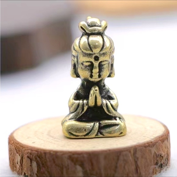 Pure Brass Mini Avalokitesvara Pendant - Picture 4 of 6